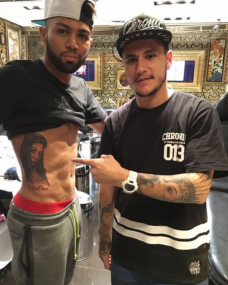 Gabigol Segue Neymar E Faz Tatuagem Do Rosto Da Irmã Uol Esporte 8728