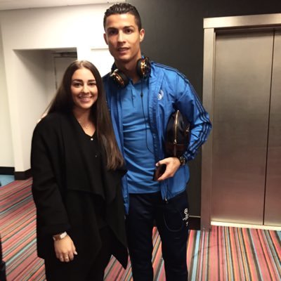 Shanga Hussain, mulher de Emil Forsberg, ao lado de Cristiano Ronaldo (Reprodução/Twitter)