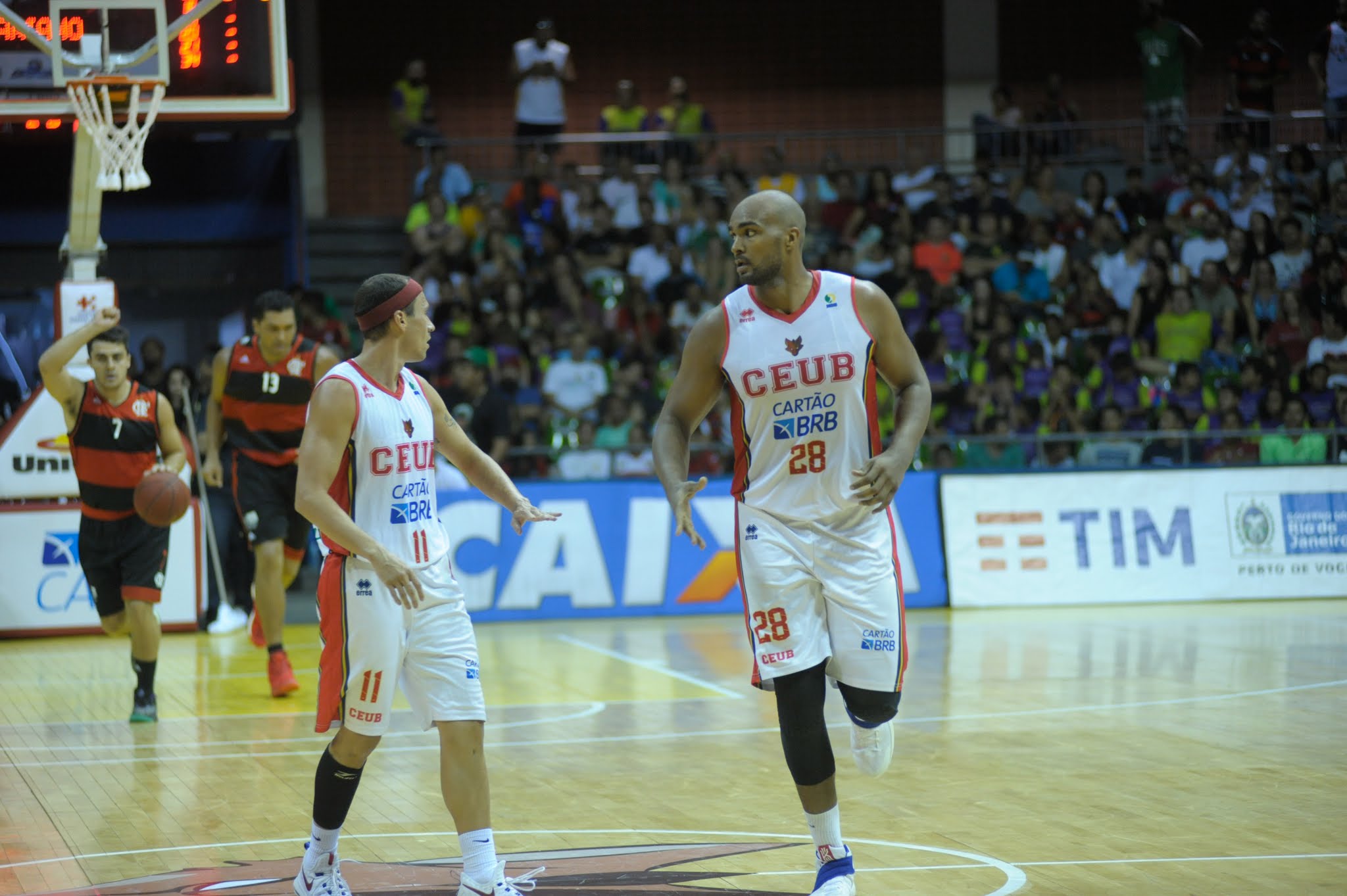 Em alta, Lucas Mariano relembra momentos difíceis e comemora boa fase em  Brasília - UOL Esporte