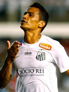 Cícero foi artilheiro do Peixe em 2013 com 24 gols