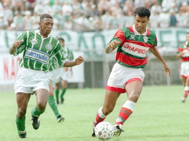 Amaral brilhou com a camisa do Palmeiras nos anos 90