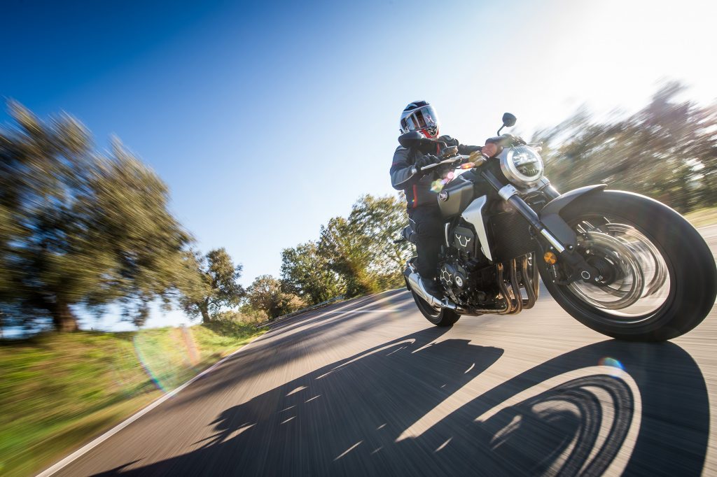 Andar de moto faz bem à saúde: entenda o que acontece com seu corpo quando  está sobre sua Ducati – Ducati Campinas