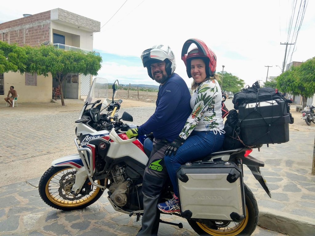 Alguém sabe de algum lugar para alugar moto pra viajar? : r/motoca