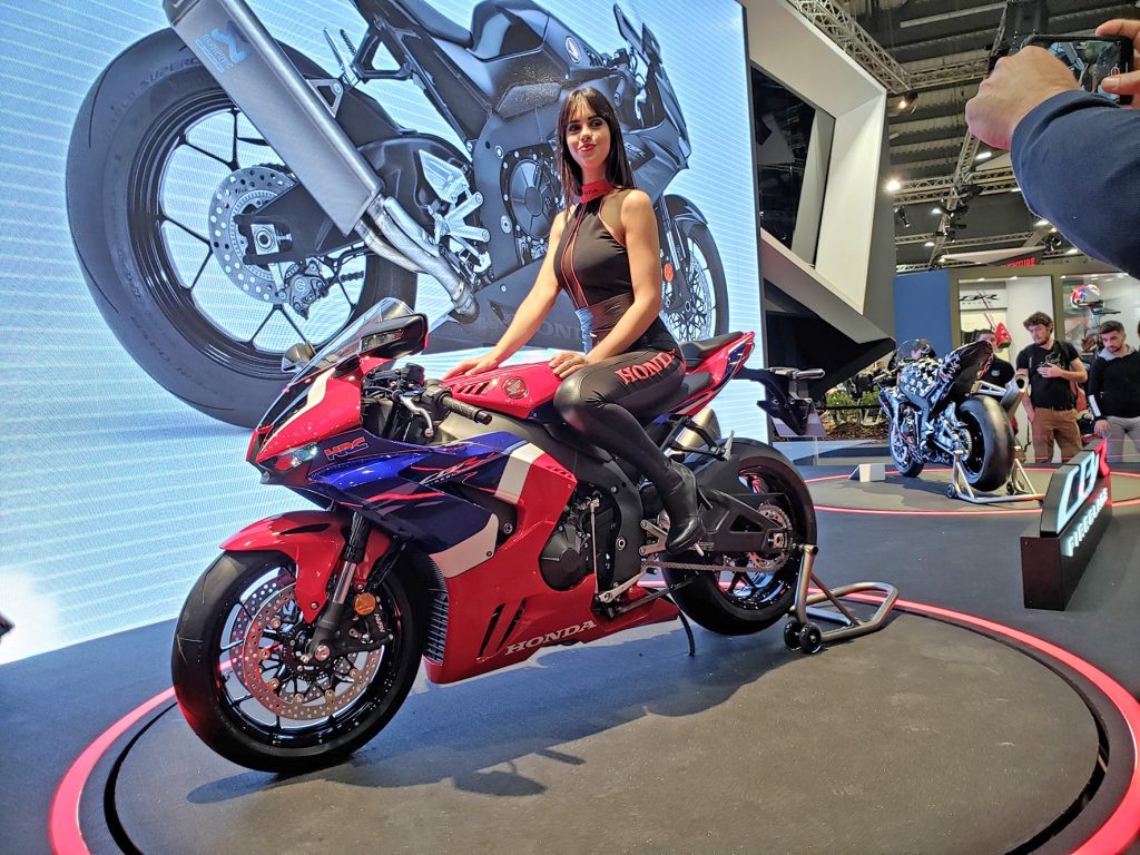 Conheça as motos de Milão que podem chegar ao Brasil - Prisma - R7 Autos  Carros
