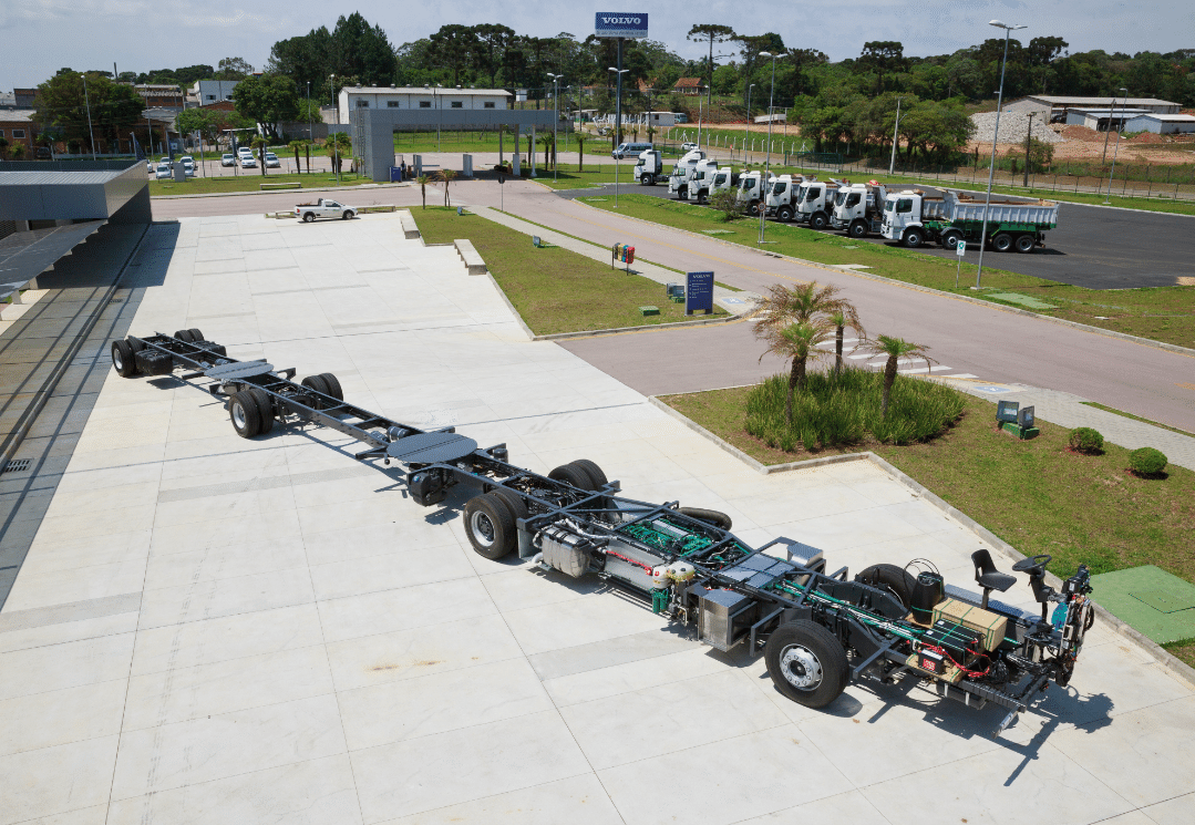 Maior articulado Volvo chega ao Brasil