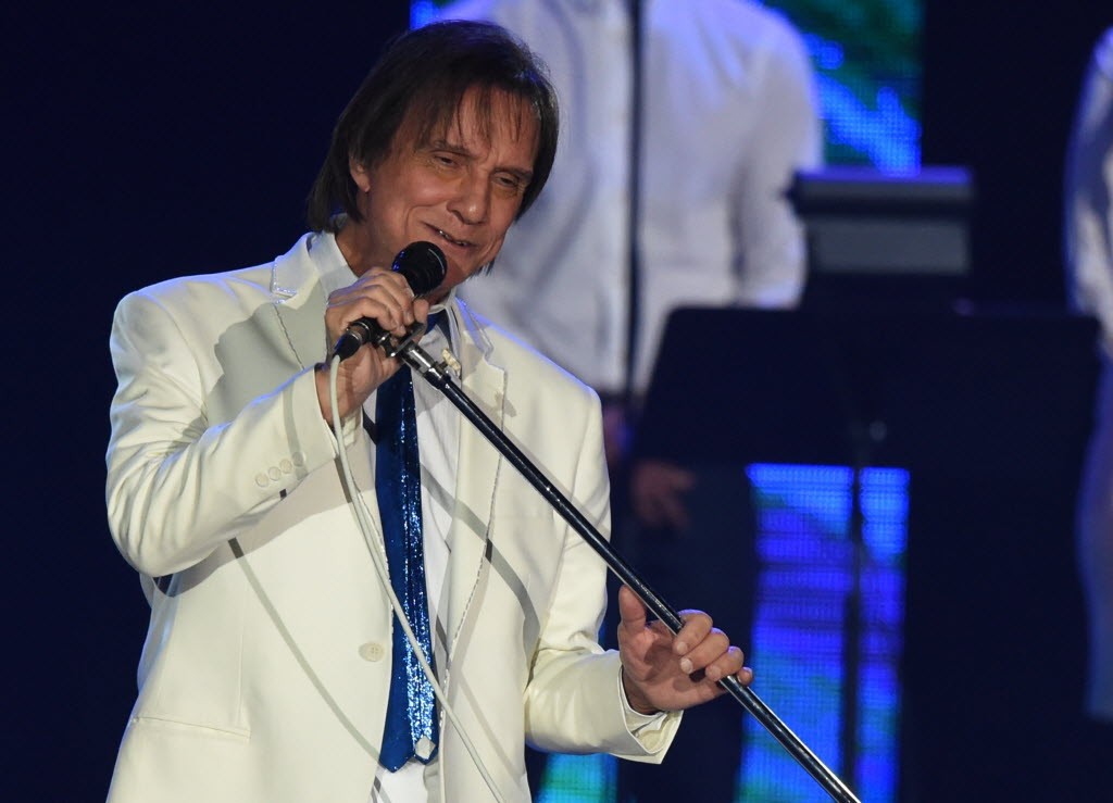 O cantor Roberto Carlos durante show em 2015