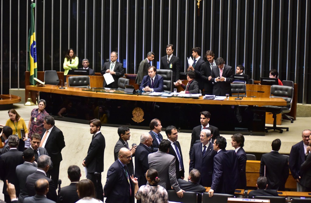 Brasília- DF- Brasil- 25/10/2016- Sessão extraordinária da Câmara dos Deputados, para discussão e votação de diversos projetos. Foto: Zeca Ribeiro/ Câmara dos Deputados