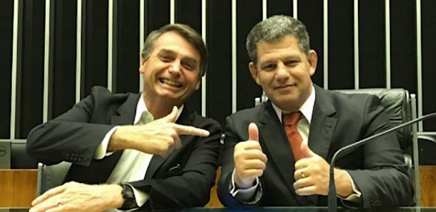 O caso Bebianno-Bolsonaro se tornou um barraco de ZapZap e redes sociais