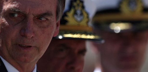 Bolsonaro põe democracia no pau de arara ao tentar reescrever golpe de 1964