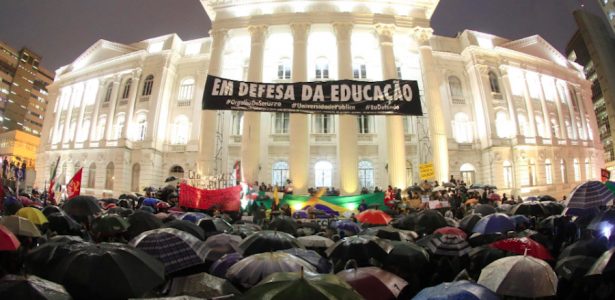 Protestos lembram que Bolsonaro ainda não indicou um ministro da Educação