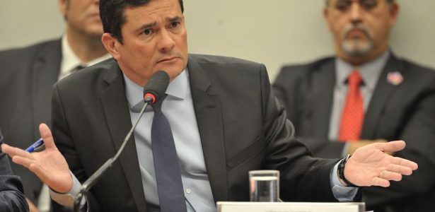 Exigimos que Moro responda se PF está investigando Glenn, diz líder do PT