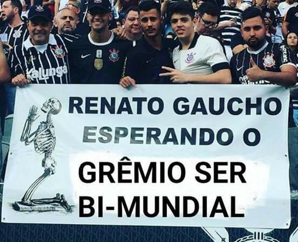 Quem cochicha que? no Gremio rabo só tem Richa 7 O Grêmio - iFunny