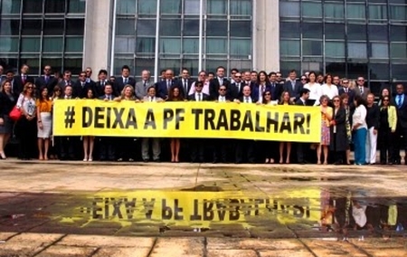 Delegados em protesto na frente da sede da PF, em Brasília, na campanha lançada em maio. Foto: assessoria