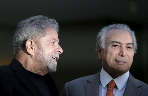 Temer e Lula, nos áureos tempos de parceria governamental. Foto extraída da tribunadainternet.com.br