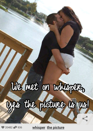 Post publicado no Whisper diz que casal da foto se conheceu via aplicativo 