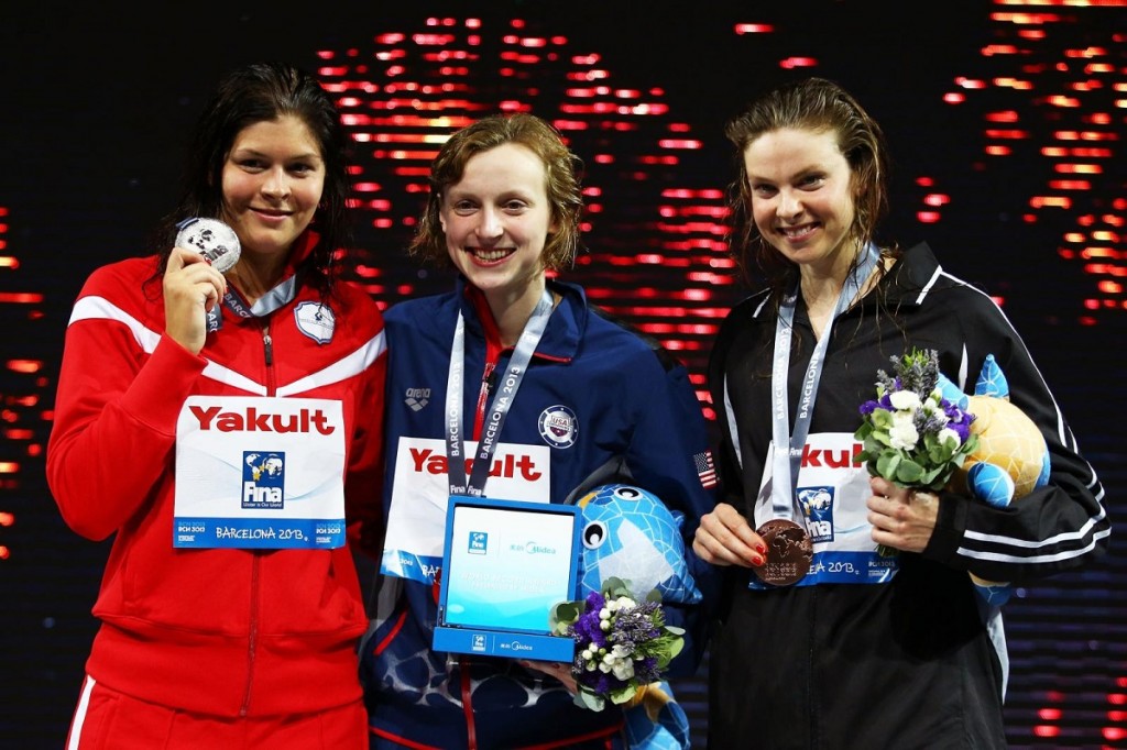 Pódio dos 1500m livre, com Lotte Friis, Katie Ledecky e Lauren Boyle