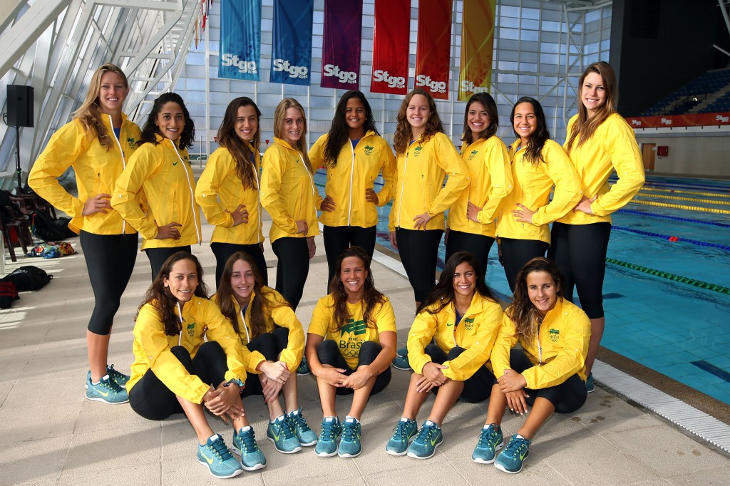 A seleção brasileira feminina posa para foto - Foto: Satiro Sodré