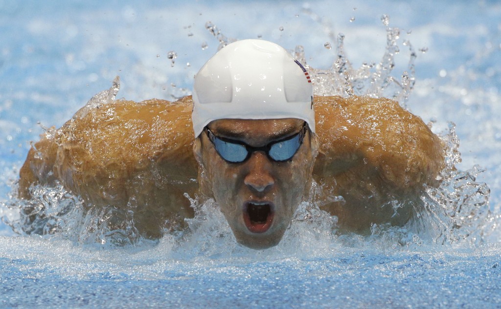 Michael Phelps voltou e mostrou que vem com tudo - Foto: Michael Sohn/AP
