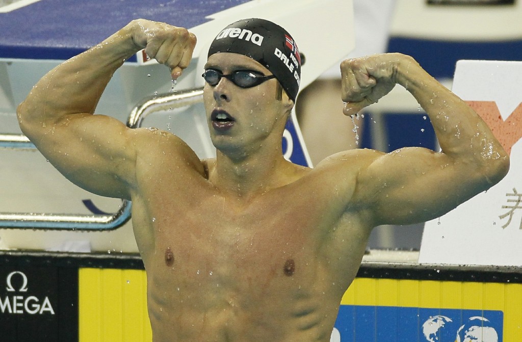 Dale Oen comemora o título mundial em 2011 - Foto: Eugene Hoshiko/AP