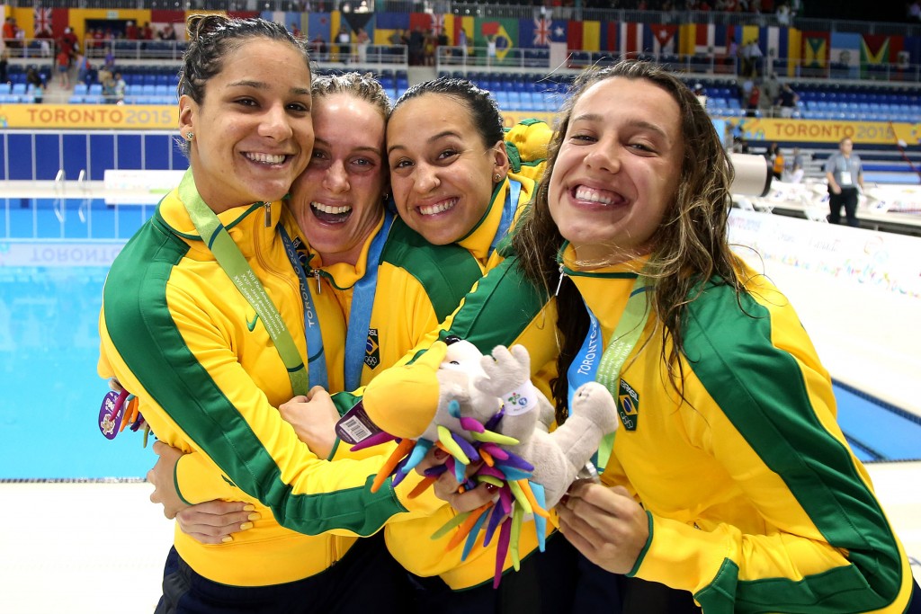 Equipe brasileira do 4x200m feminino (foto: Satiro Sodré)