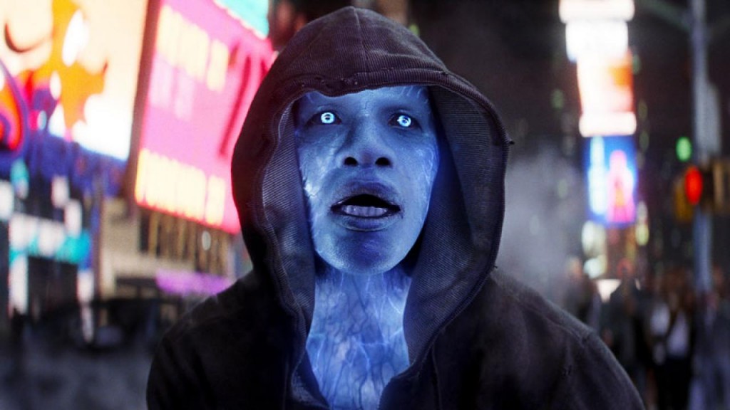 Jamie Foxx transfigurado como o poderoso Electro