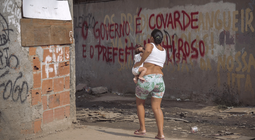 Pichação na favela Metrô-Mangueira - Foto Luiz Baltar/Divulgação Mórula
