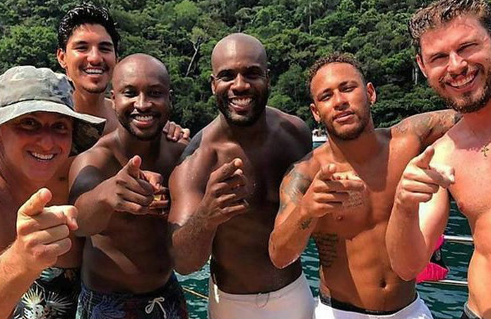 Luciano Huck, Neymar e amigos 
