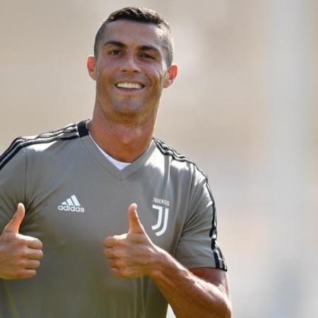 Cristiano Ronaldo em treino da Juventus - 