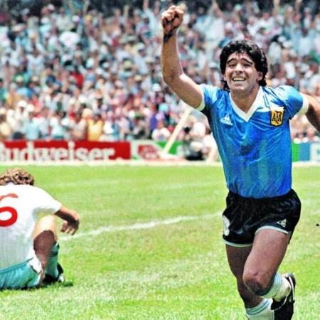 Maradona comemora gol antológico - Reprodução