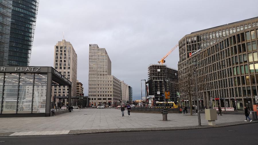 Postdamerplatz, ponto turístico e comercial de Berlim está totalmente vazia - 