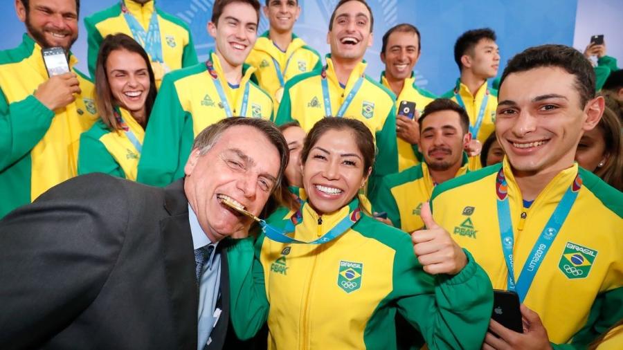 Bolsonaro com atletas - 