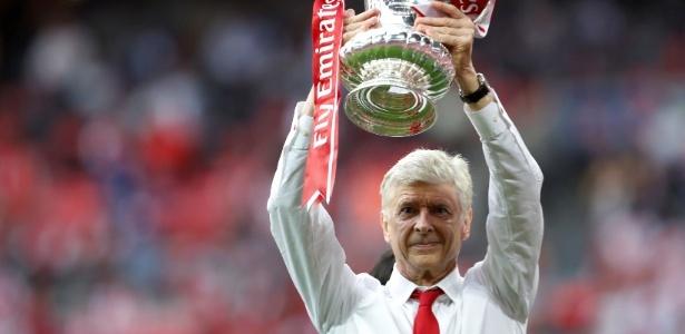 Arsène Wenger está no comando técnico do Arsenal há 22 anos - false
