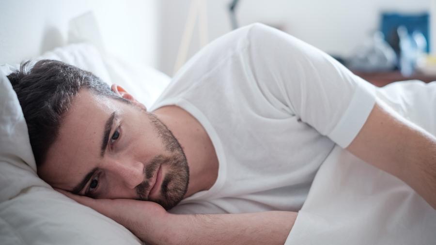 Ele dorme e acorda pensando em transar? - false