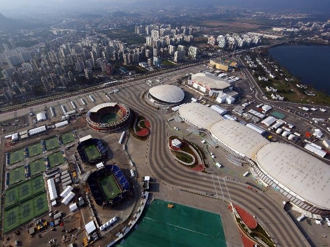 Paes vê legado olímpico tomar forma enquanto estuda privatizar arenas