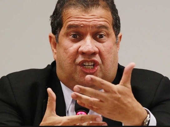 Presidente do PDT reúne partidos para discutir impeachment de Bolsonaro