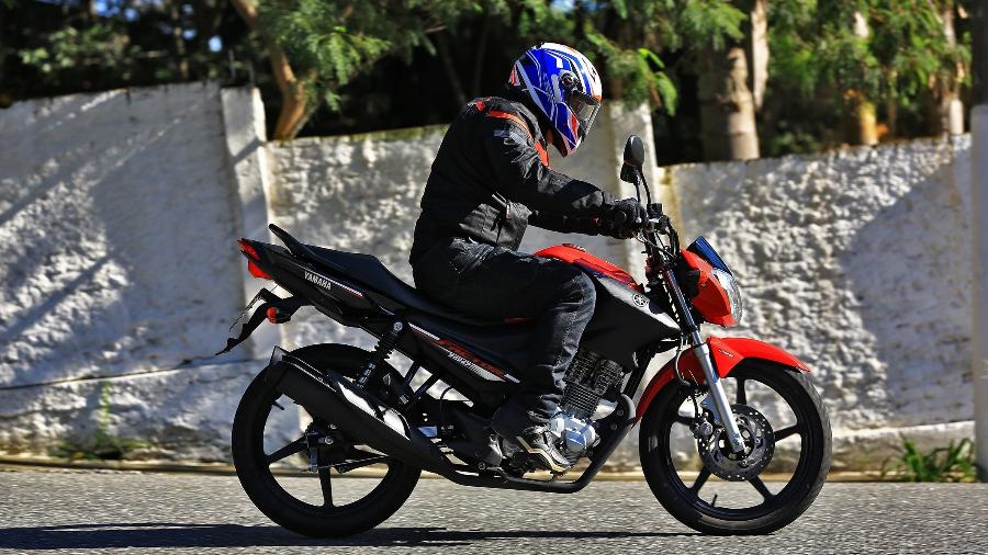 POR QUE NÃO TEM MOTOS em CARROS ?