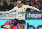 Em início de carreira precoce, Mbappé é comparado a Pelé, Messi e Ronaldo - false