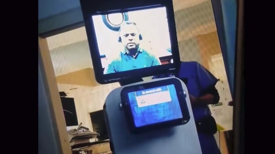 Médico deu diagnóstico por meio de tela de vídeo instalada em um "robô" - 