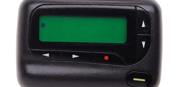Sinal do 'bipe' penetra até aço: o que são e como funcionam os pagers?