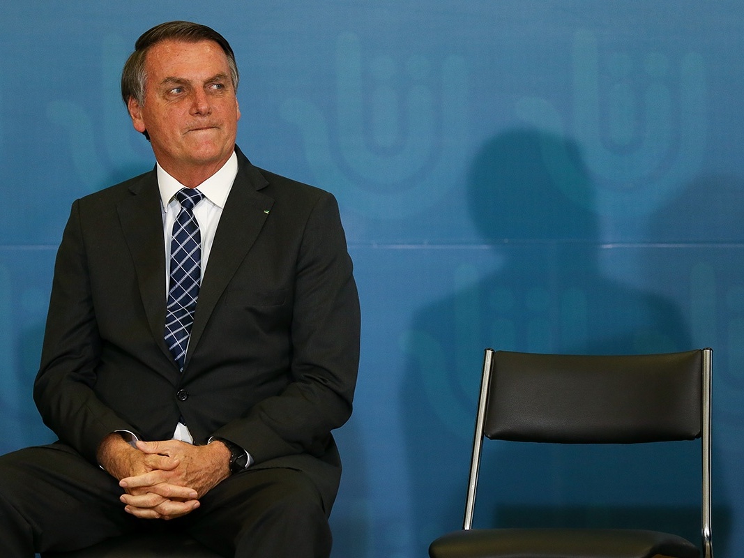 Generais viram figurantes de enredo com o centrão