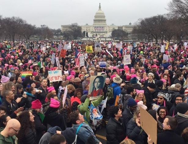 Marcha das mulheres em protesto contra o presidente dos EUA, Donald Trump, em Washington -