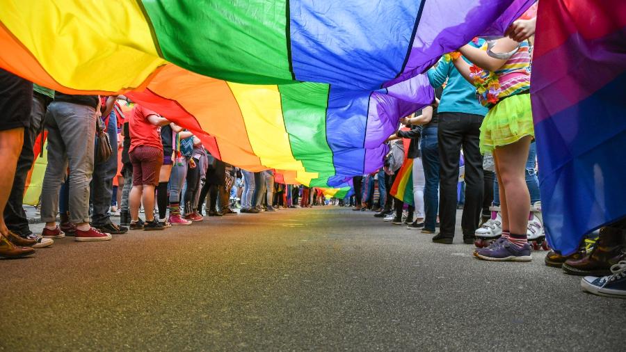 LGBTs podem ter mais riscos com sua saúde - false