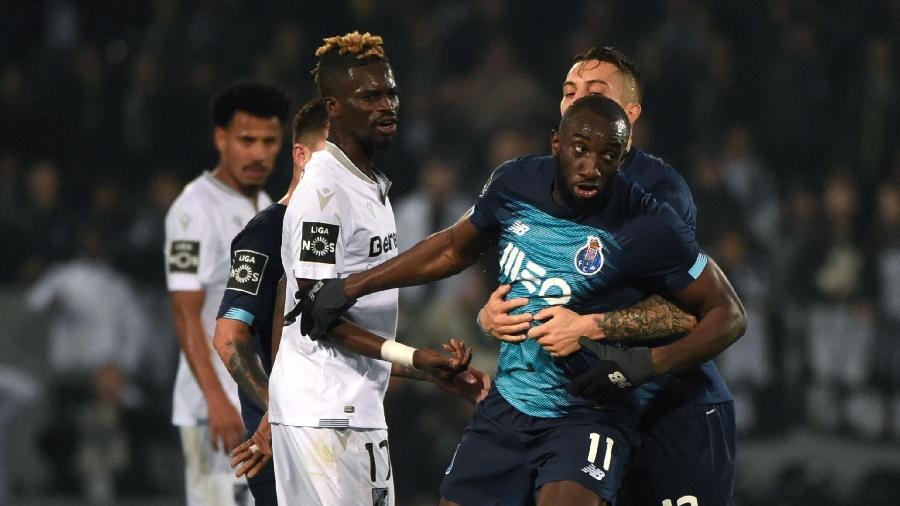 O malinês Moussa Marega, do Porto, foi alvo de insultos racistas durante um jogo em Portugal, mas sua revolta foi contida - 