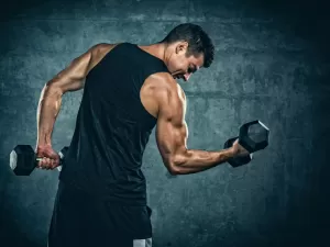 Quer músculos bem definidos? Evite esses três erros no dia da musculação