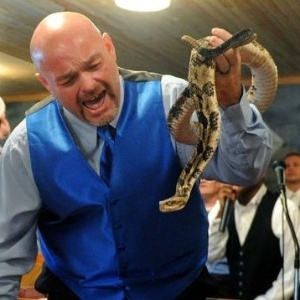 Pastor usava cobras durante cultos nos EUA 