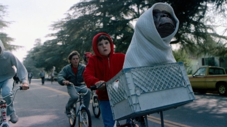4. "E.T ? O Extraterrestre" (1982) - Esse filme de Steven Spielberg fez toda criança querer encontrar um alienígena perdido no quintal de casa para chamar de amigo - Divulgação/Universal Pictures - Divulgação/Universal Pictures