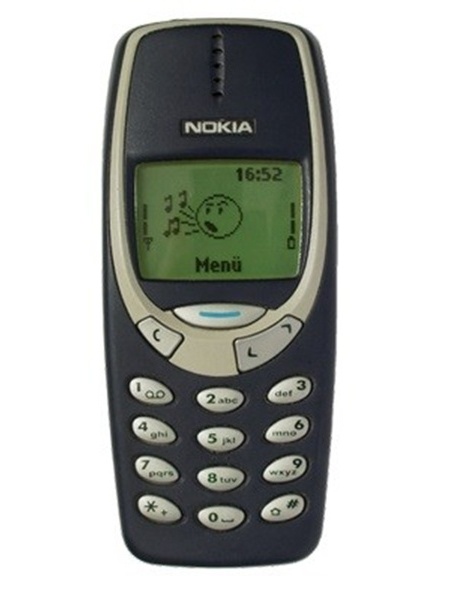 O Nokia 3310, dos anos 2000, foi o responsável por fazer o "Snake", o popular "jogo da cobrinha", virar uma febre - 