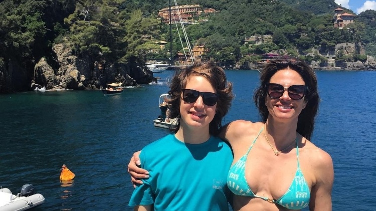 A apresentadora Luciana Gimenez posou em Portofino ao lado do filho Lucas Jagger, em outubro de 2016 - Reprodução/Instagram/lucianagimenez - Reprodução/Instagram/lucianagimenez