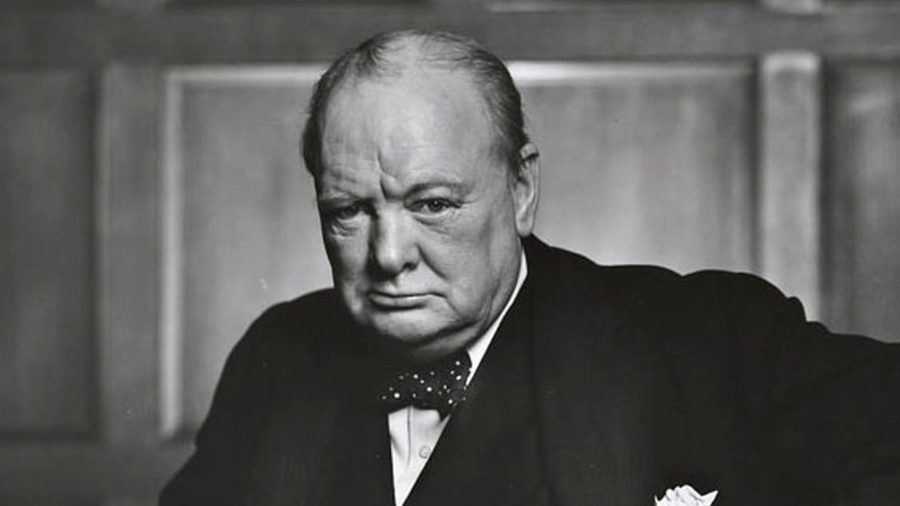 Winston Churchill é frequentemente reverenciado como um herói de guerra, mas críticos apontam que ele também teve muitas falhas e tinha visões racistas - Reprodução/The Verge