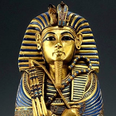 O rei egípcio Tutancâmon (imagem) morreu com apenas 18 anos - Reprodução/yourkamagraguide